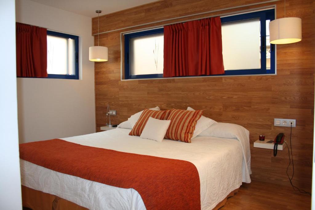 Hotel Fetiche Alojamiento Con Encanto Benidorm Rom bilde